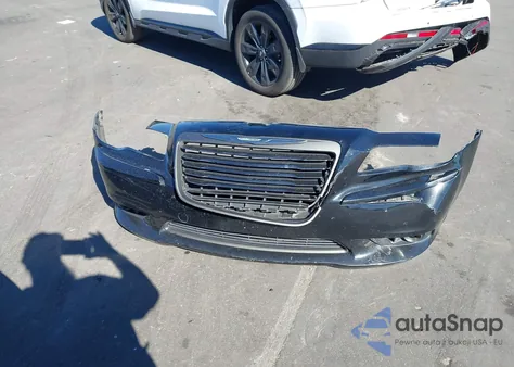 2013 Chrysler 300C John Varvatos Limited Edition из США, поврежденный, VIN 2C3CCADG6DH740076